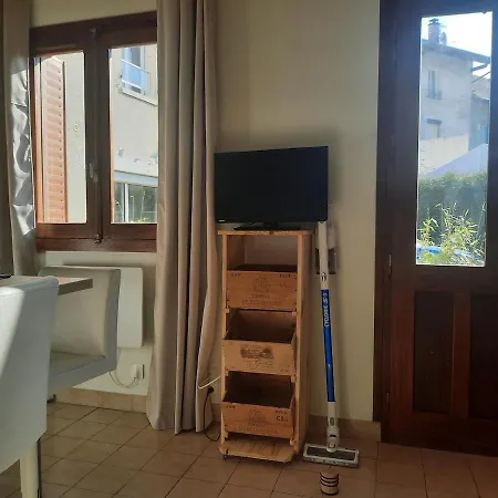 Semesterbostad Maisonnette Au Bord Du Sierroz Aix-les-Bains