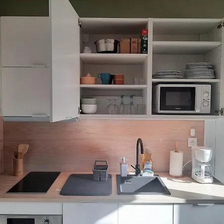 Maisonnette Au Bord Du Sierroz エクスレバン