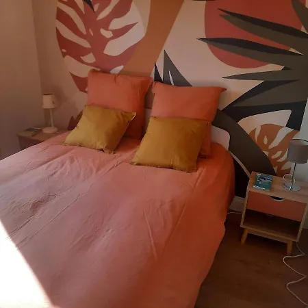 Maisonnette Au Bord Du Sierroz 別荘 *