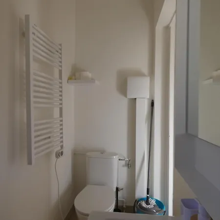 Maisonnette Au Bord Du Sierroz *