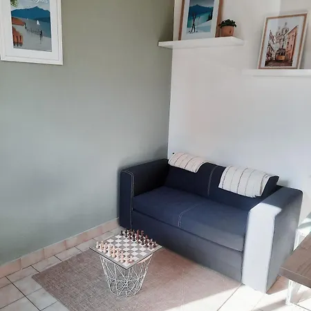 Maisonnette Au Bord Du Sierroz Semesterbostad *