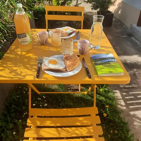 別荘 Maisonnette Au Bord Du Sierroz エクスレバン