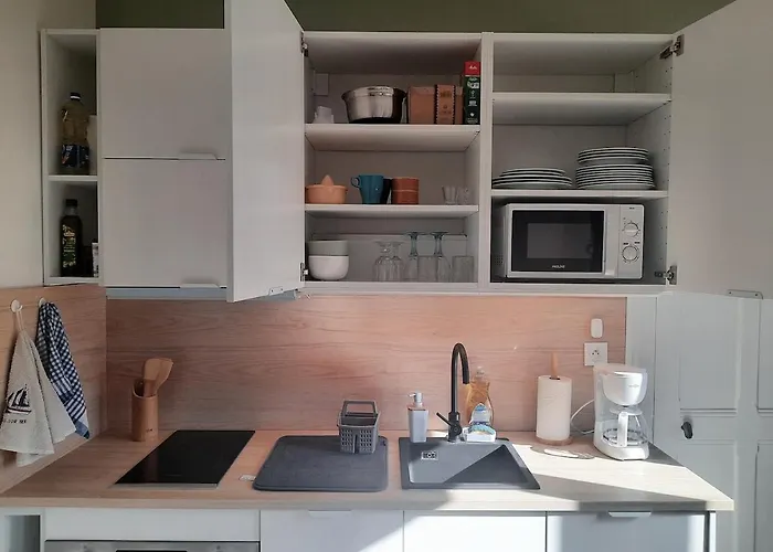 Maisonnette Au Bord Du Sierroz エクスレバン