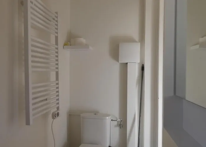 Maisonnette Au Bord Du Sierroz *