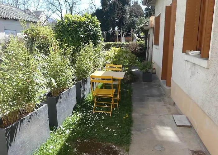 Maisonnette Au Bord Du Sierroz